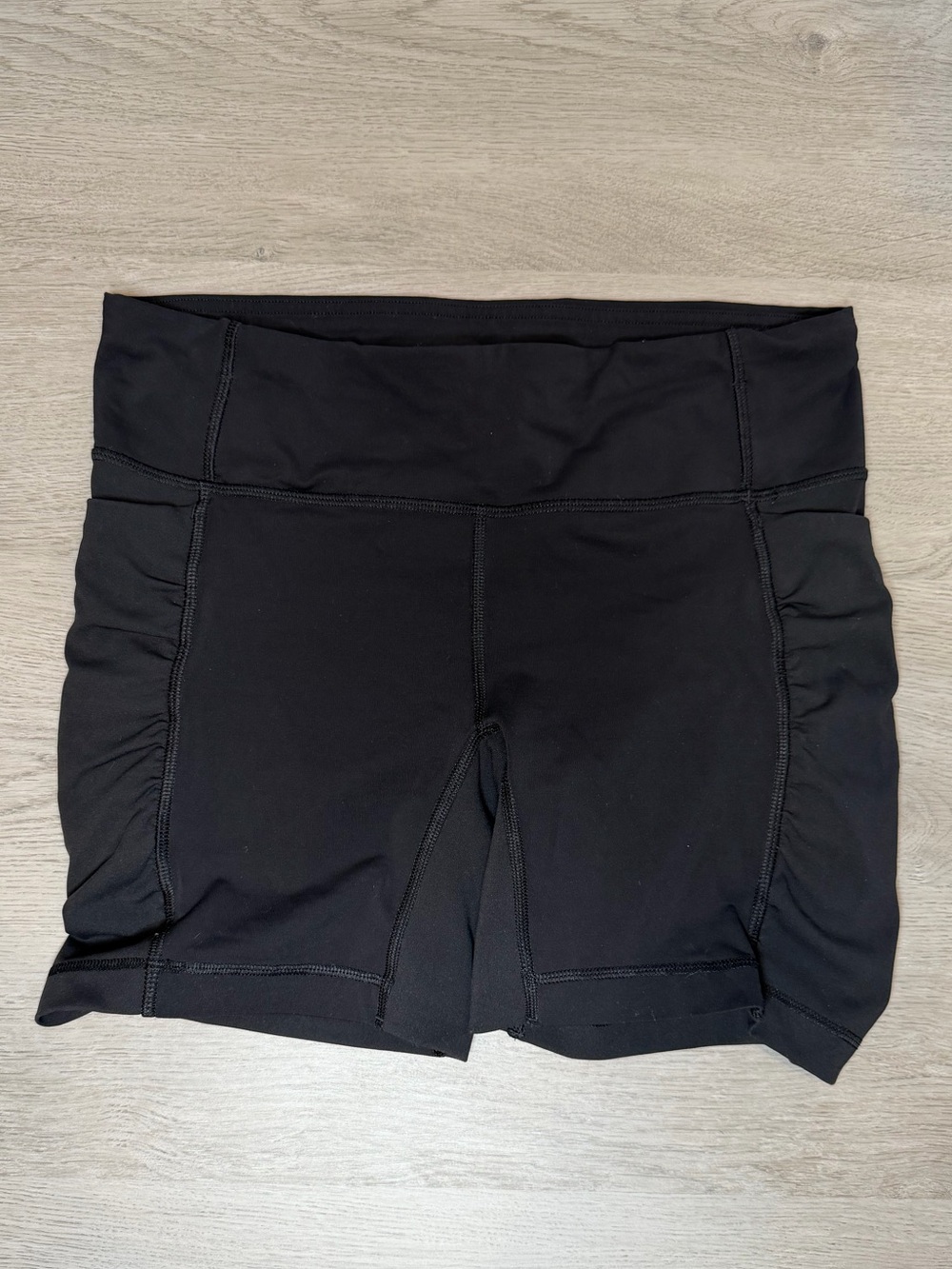 Lululemon Black Sole Training Shorts 6" Inseam Luxtreme Ruched Pockets Size 8